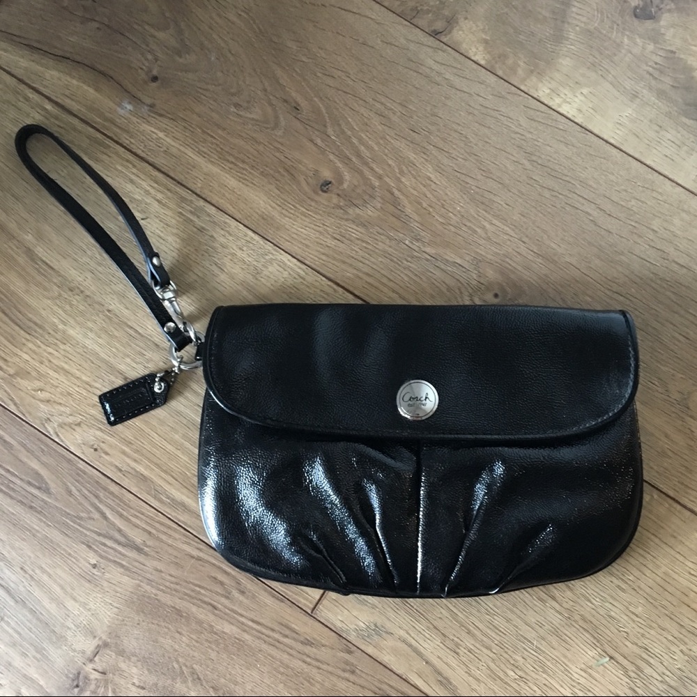 EUC Coach Patent Black Wristlet